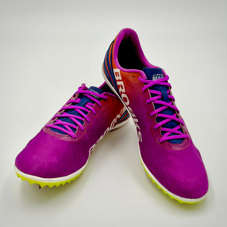 میخی نیمه استقامت brooks mach 17