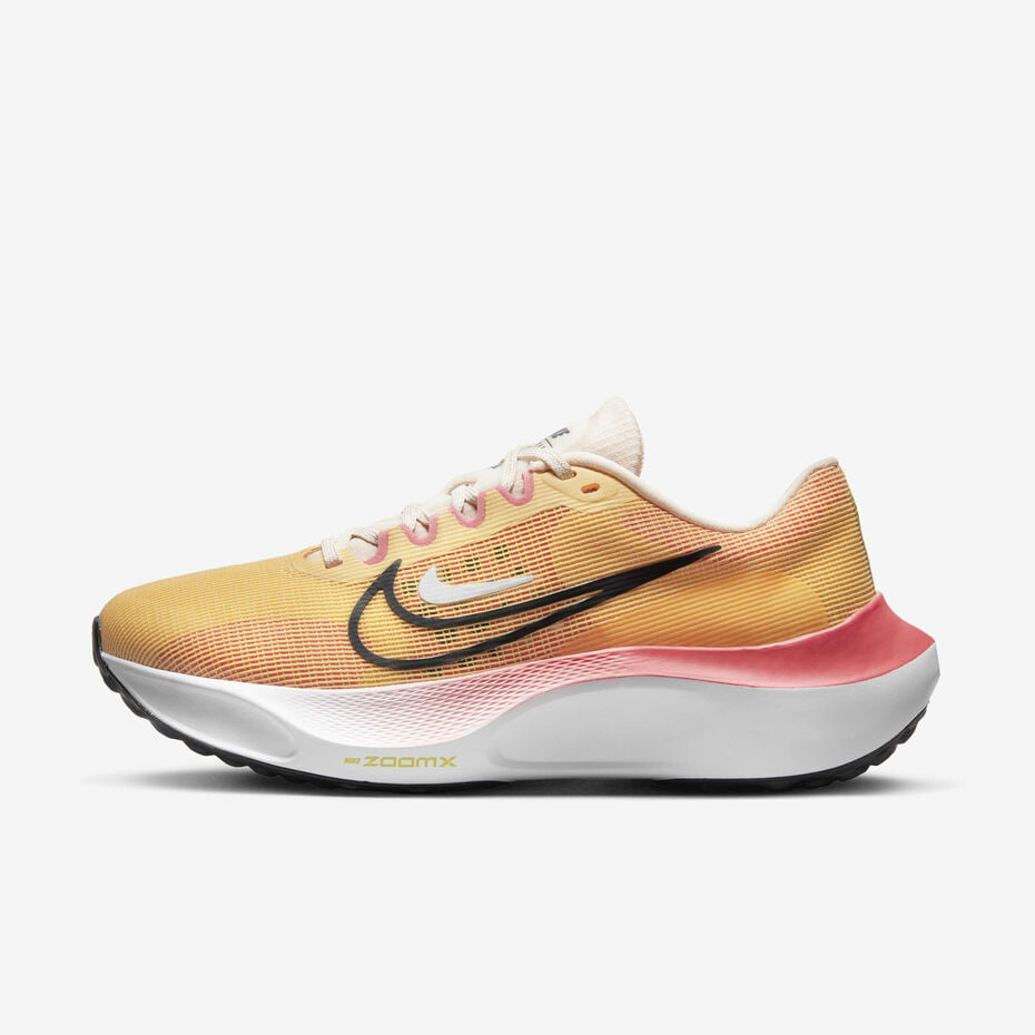 رانینگ نایک zoom fly 5