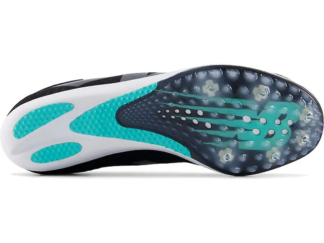 New Balance FuelCell MD500 v9