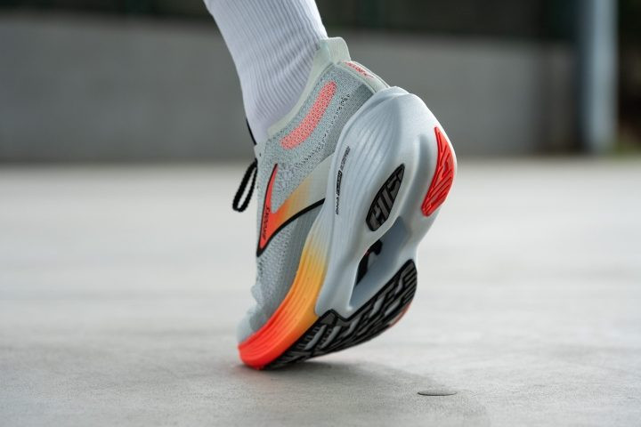 Brooks Hyperion Elite 4